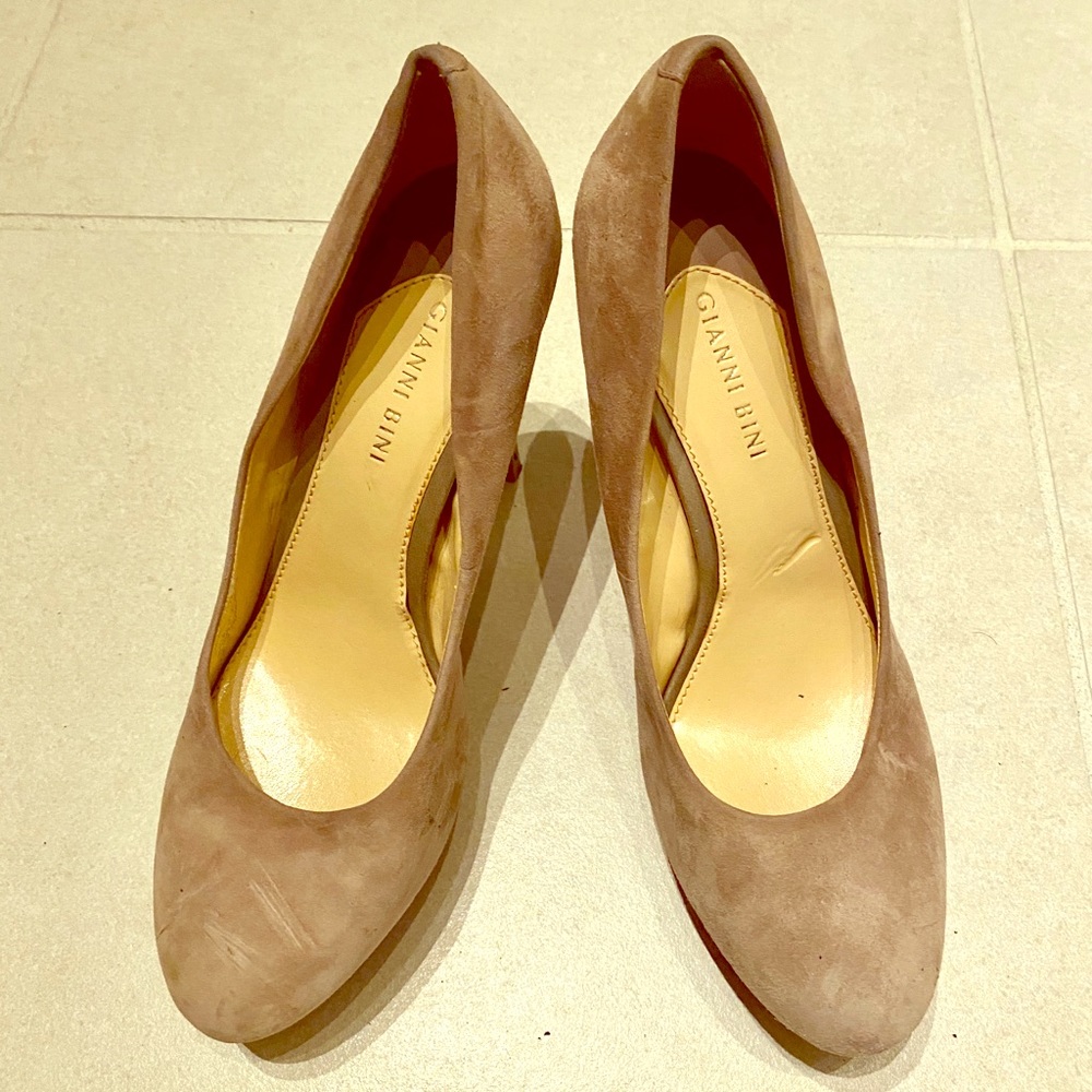 Suede shoes Gianni Bini